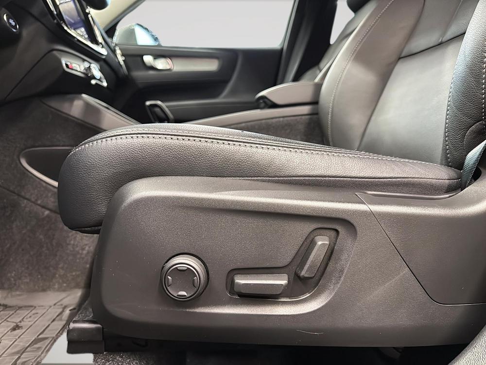 Volvo XC40 B5 CORE AWD 2025 d’occasion à vendre - 16