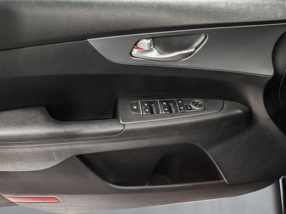 Kia Forte LX 2021 d’occasion à vendre - 14