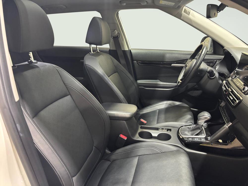 Kia Seltos 2023 Blanc usage à vendre Kia Seltos 2023 Blanc usage à vendre