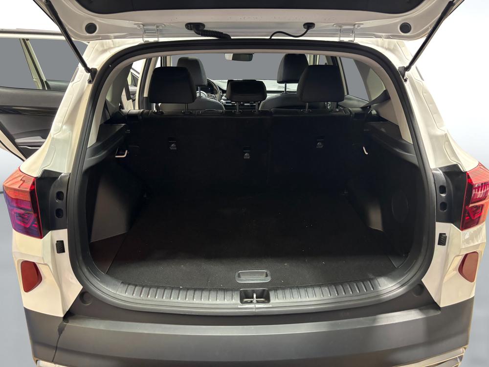 Kia Seltos 2023 Blanc usage à vendre Kia Seltos 2023 Blanc usage à vendre