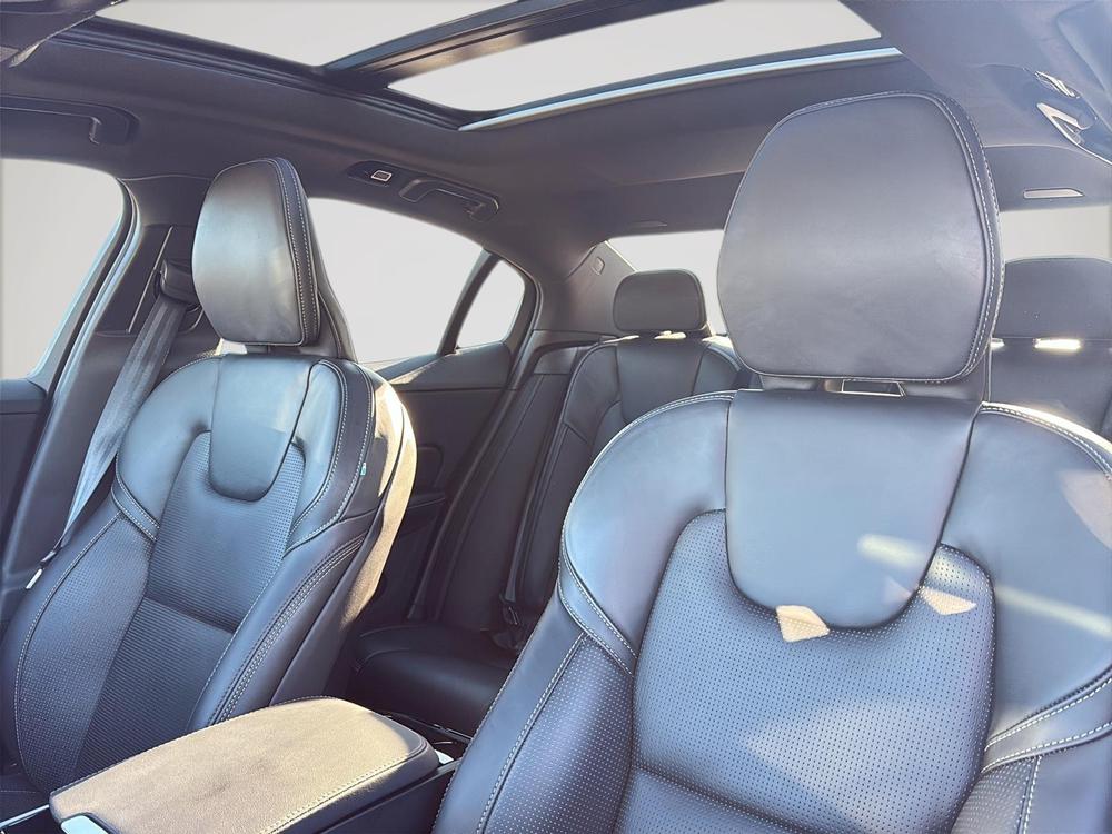 Volvo S60 hybride rechargeable T8 ULTRA BLACK EDITION 2025 d’occasion à vendre - 12