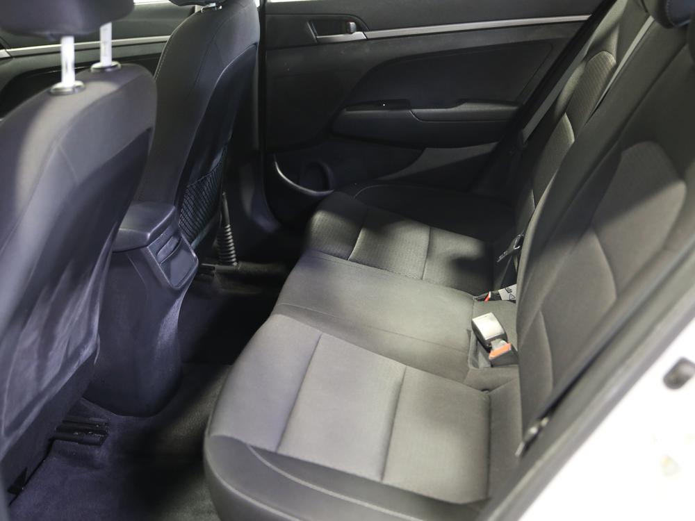 Hyundai Elantra LE 2018 d’occasion à vendre - 27