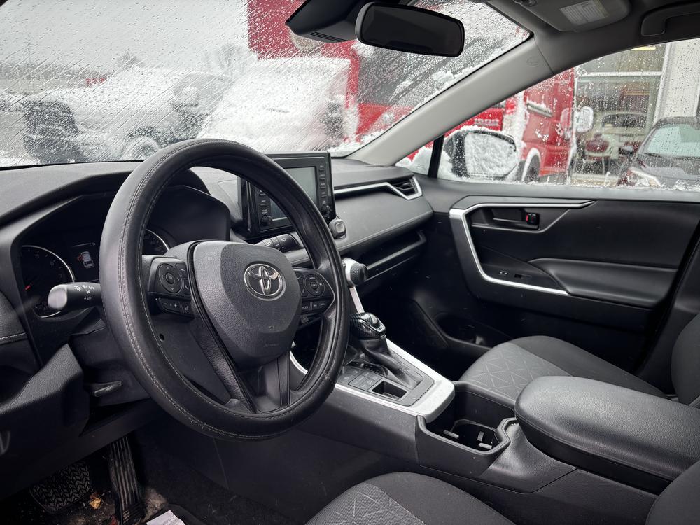 Toyota RAV4 LE 2022 d’occasion à vendre - 8