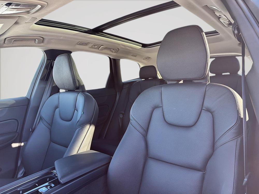 Volvo XC60 hybride rechargeable T8 PLUS AWD PHEV 2025 d’occasion à vendre - 18