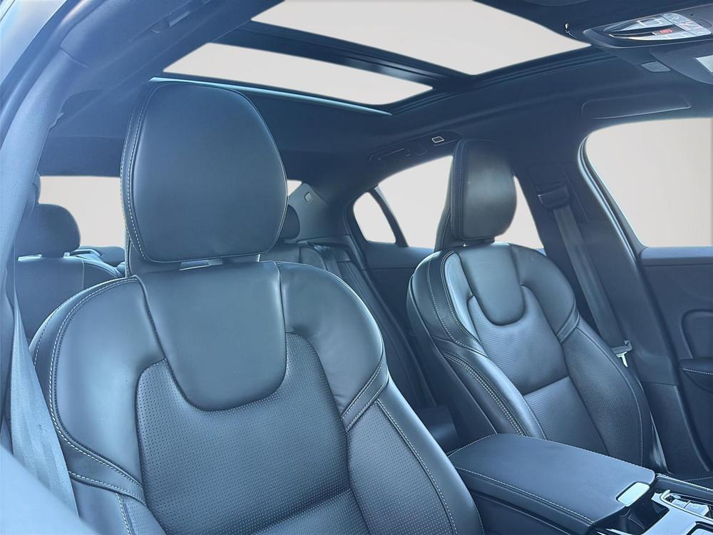 Volvo S60 hybride rechargeable T8 ULTRA BLACK EDITION 2025 d’occasion à vendre - 21