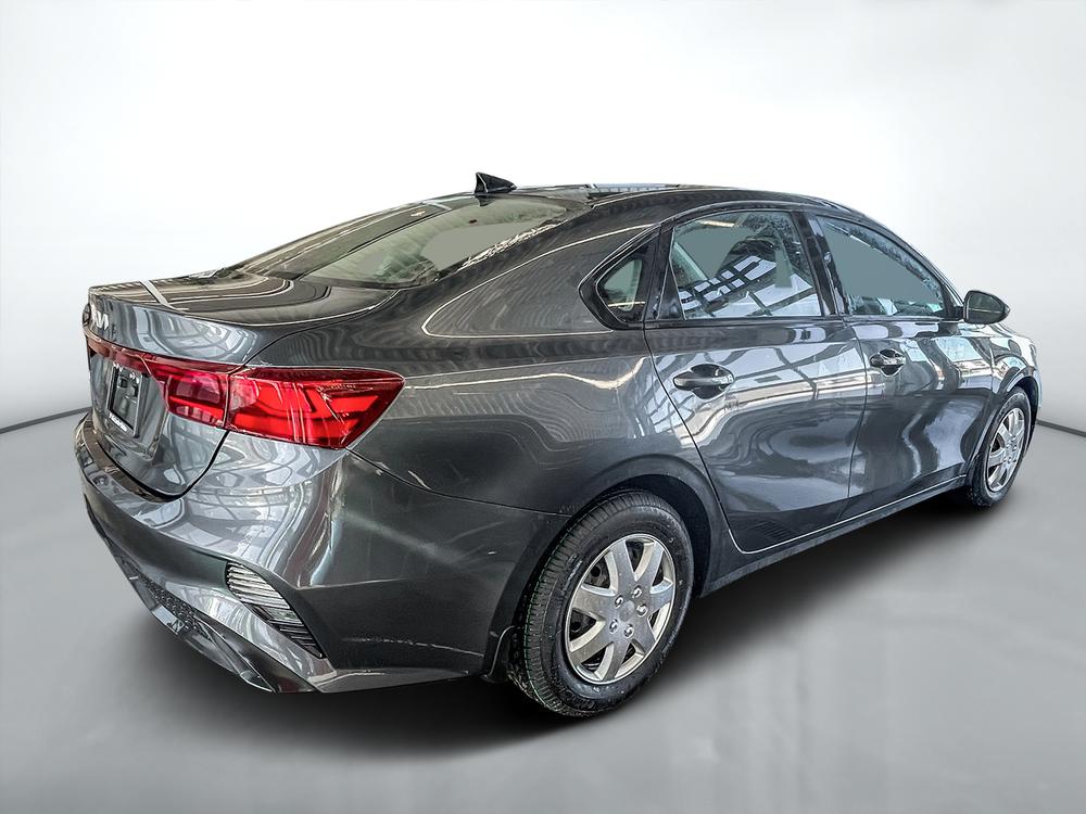 Kia Forte 2023 Gris usage à vendre Kia Forte 2023 Gris usage à vendre