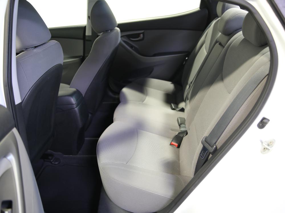 Hyundai Elantra LE-R 2016 d’occasion à vendre - 18