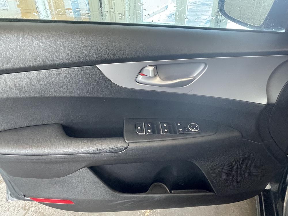Kia Forte LX 2023 d’occasion à vendre - 11