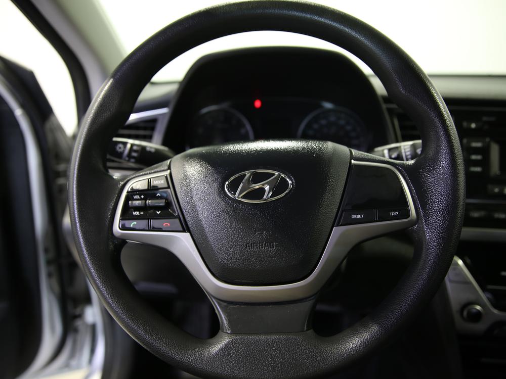 Hyundai Elantra LE 2018 d’occasion à vendre - 16