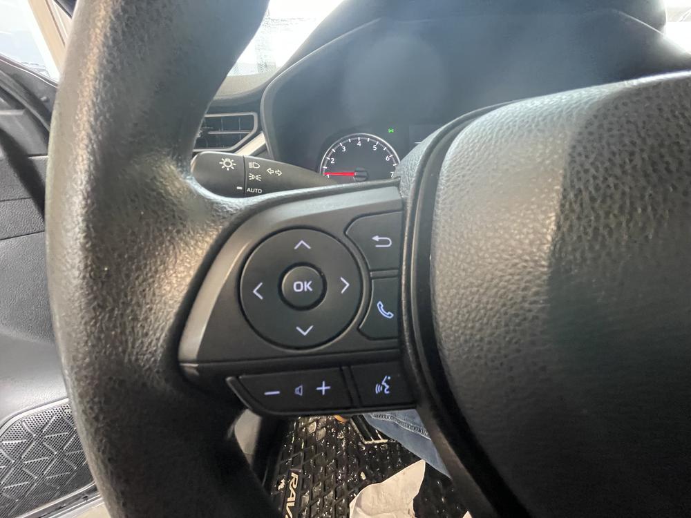 Toyota RAV4 LE 2022 d’occasion à vendre - 13