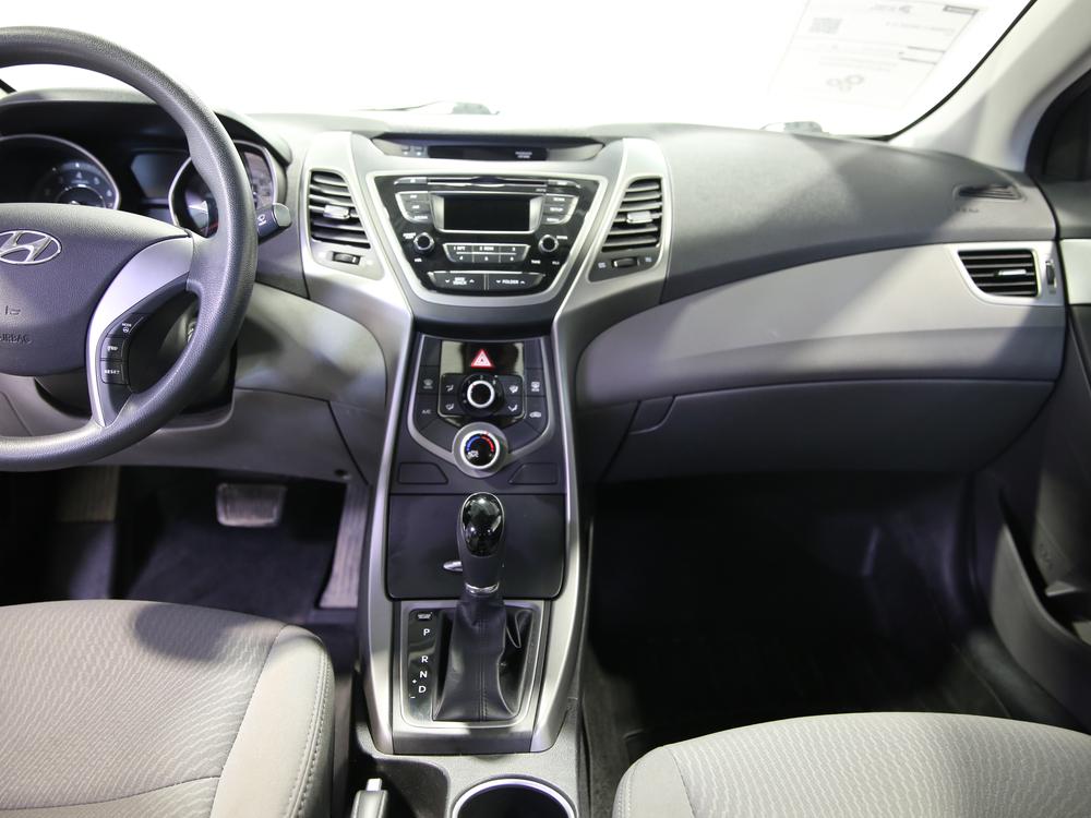 Hyundai Elantra LE-R 2016 d’occasion à vendre - 24