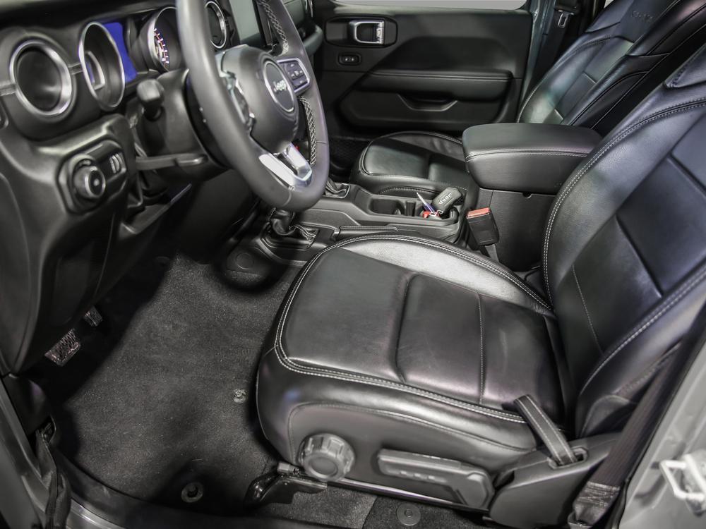 Jeep Wrangler SAHARA 2023 d’occasion à vendre - 17