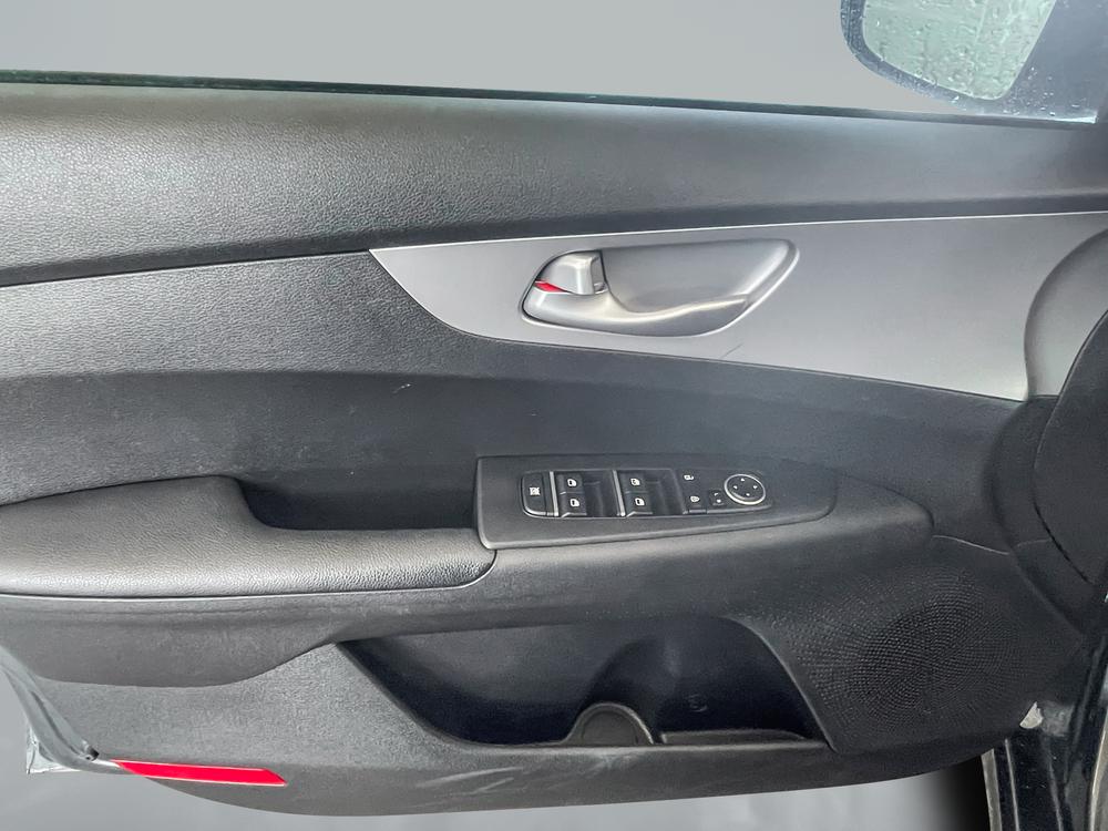 Kia Forte 2023 Gris usage à vendre Kia Forte 2023 Gris usage à vendre