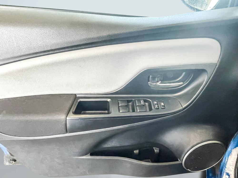 Toyota Yaris 2016 Bleu usage à vendre Toyota Yaris 2016 Bleu usage à vendre