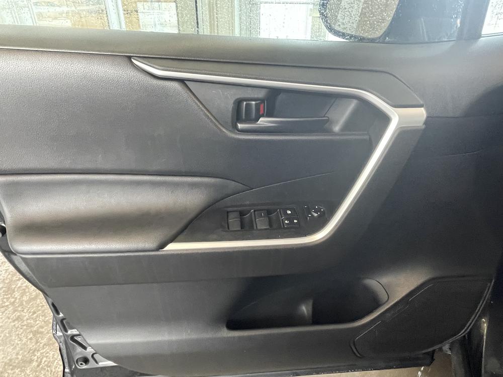 Toyota RAV4 LE 2022 d’occasion à vendre - 11