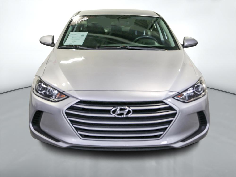 Hyundai Elantra 2018 Gris usage à vendre Hyundai Elantra 2018 Gris usage à vendre