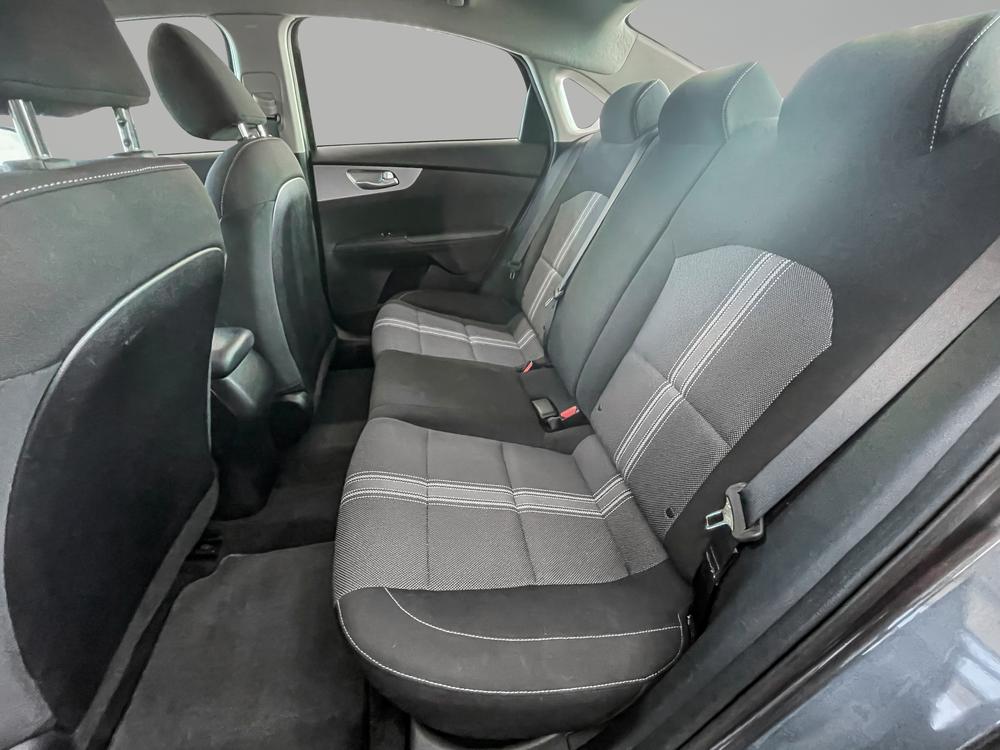 Kia Forte 2023 Gris usage à vendre Kia Forte 2023 Gris usage à vendre