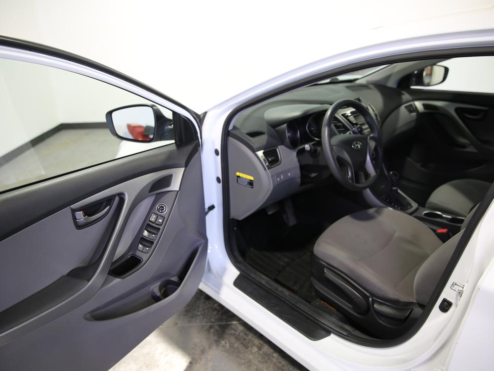 Hyundai Elantra LE-R 2016 d’occasion à vendre - 13