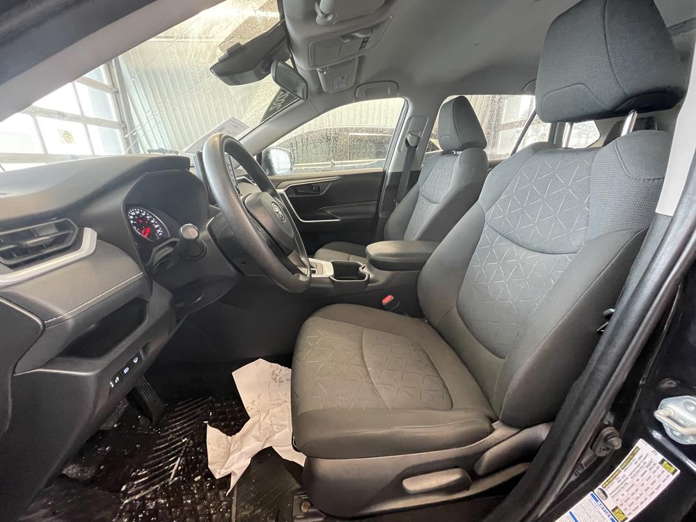 Toyota RAV4 LE 2022 d’occasion à vendre - 12