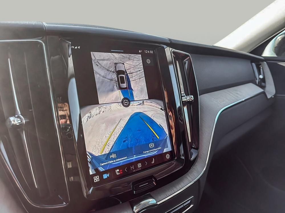 Volvo XC60 hybride rechargeable 2025 Blanc usage à vendre Volvo XC60 hybride rechargeable 2025 Blanc usage à vendre