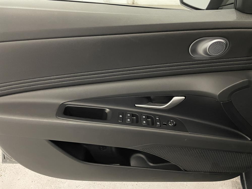 Hyundai Elantra Preferred Tech 2025 d’occasion à vendre - 12