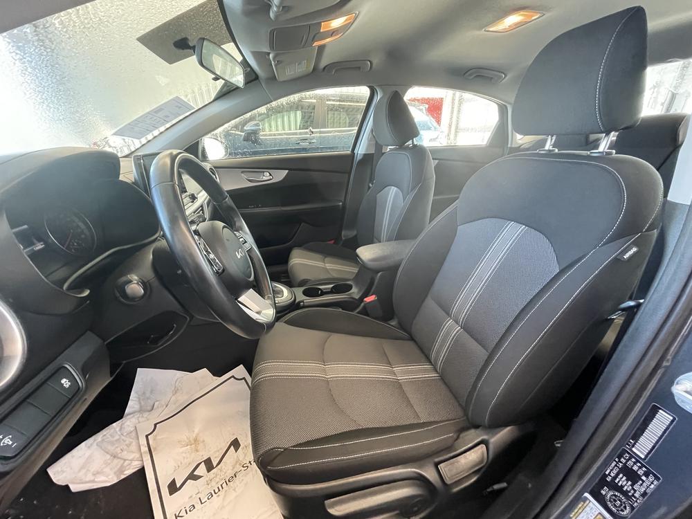 Kia Forte LX 2023 d’occasion à vendre - 12