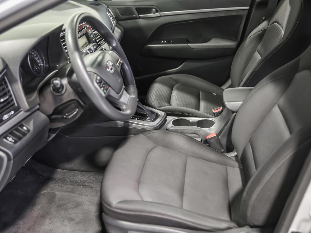 Hyundai Elantra 2018 Gris usage à vendre Hyundai Elantra 2018 Gris usage à vendre