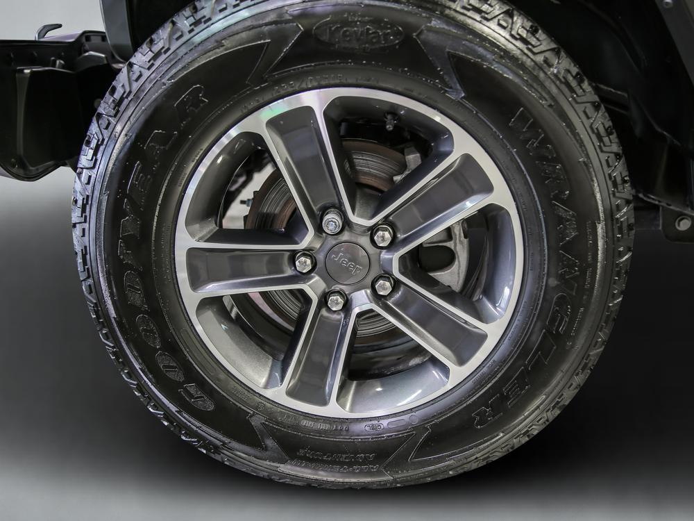 Jeep Wrangler SAHARA 2023 d’occasion à vendre - 12