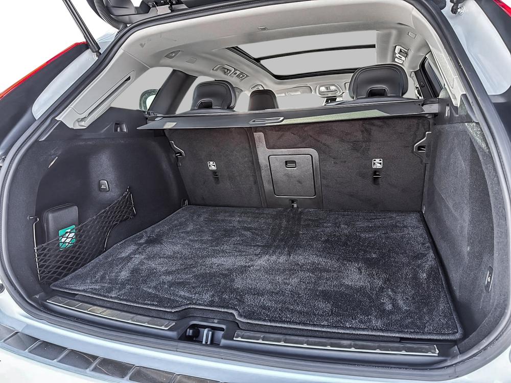 Volvo XC60 hybride rechargeable 2025 Blanc usage à vendre Volvo XC60 hybride rechargeable 2025 Blanc usage à vendre