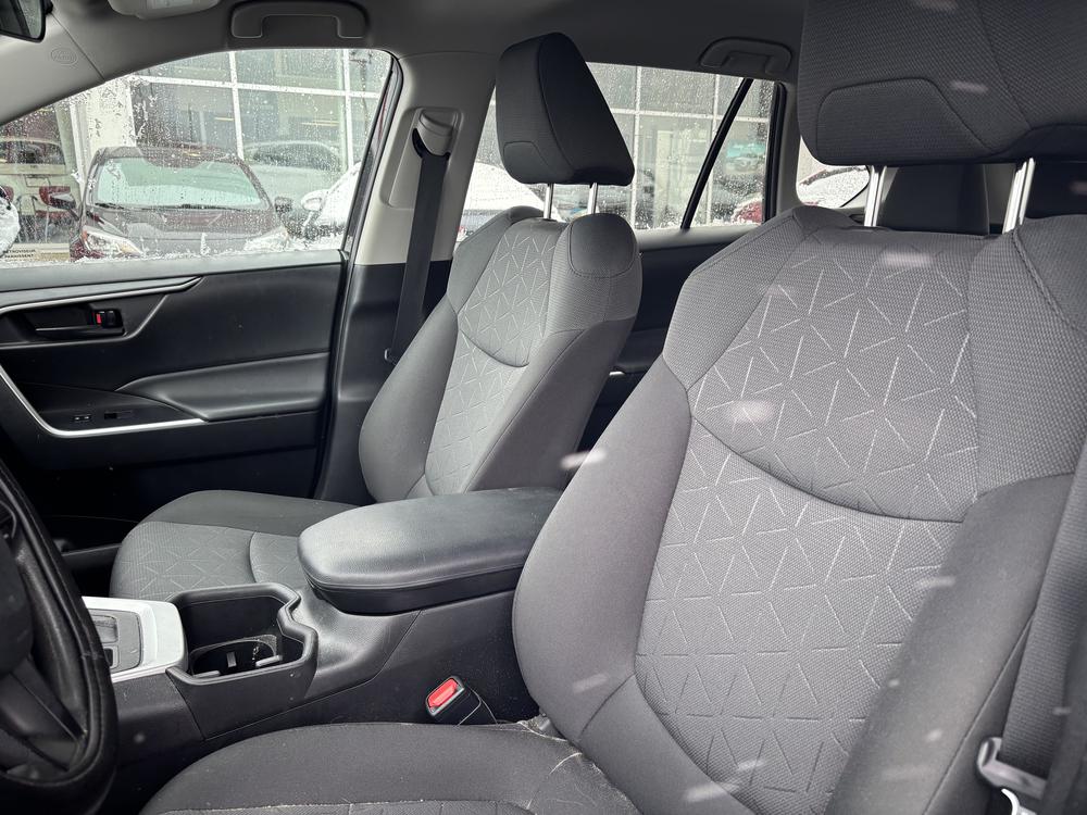 Toyota RAV4 LE 2022 d’occasion à vendre - 9
