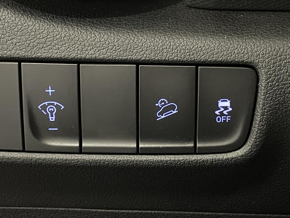 Hyundai Kona Essential AWD 2023 d’occasion à vendre - 19