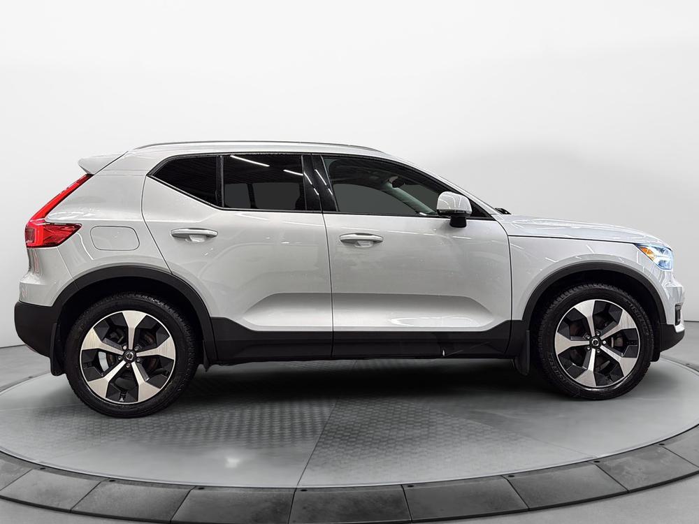 Volvo XC40 T5 MOMENTUM AWD // PREMIUM PACK 2022 d’occasion à vendre - 4