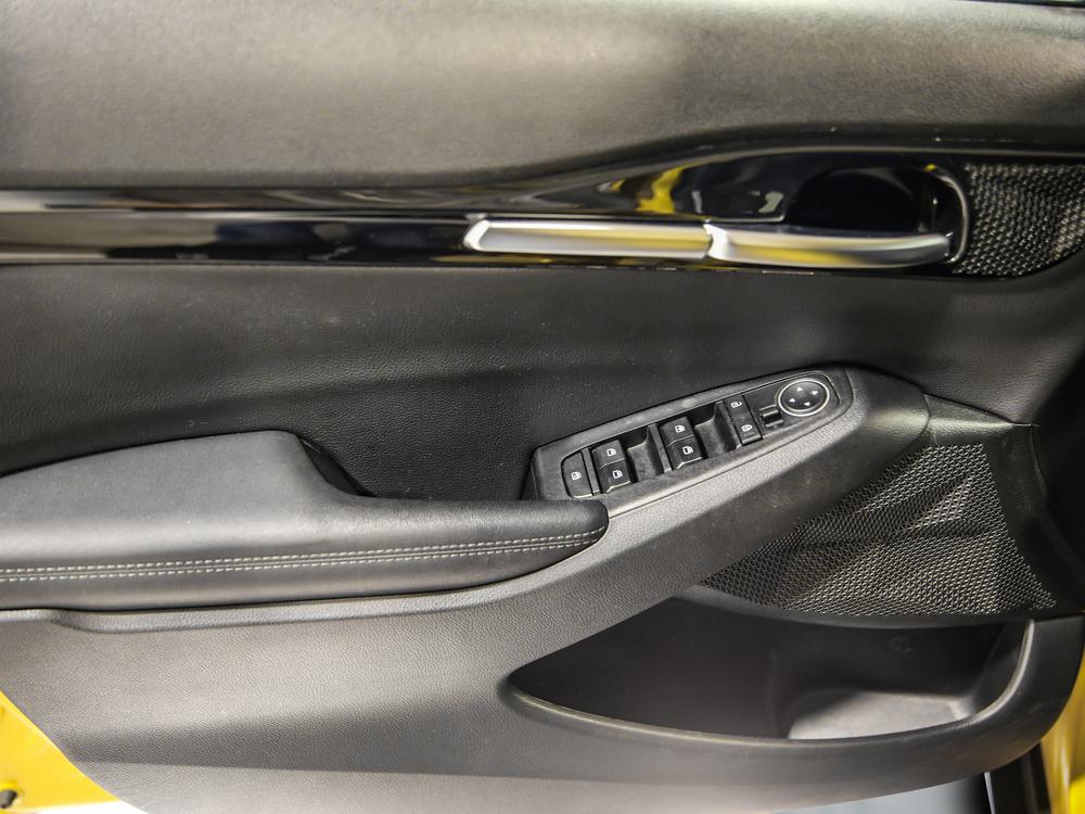 Kia Seltos 2023 Jaune usage à vendre Kia Seltos 2023 Jaune usage à vendre