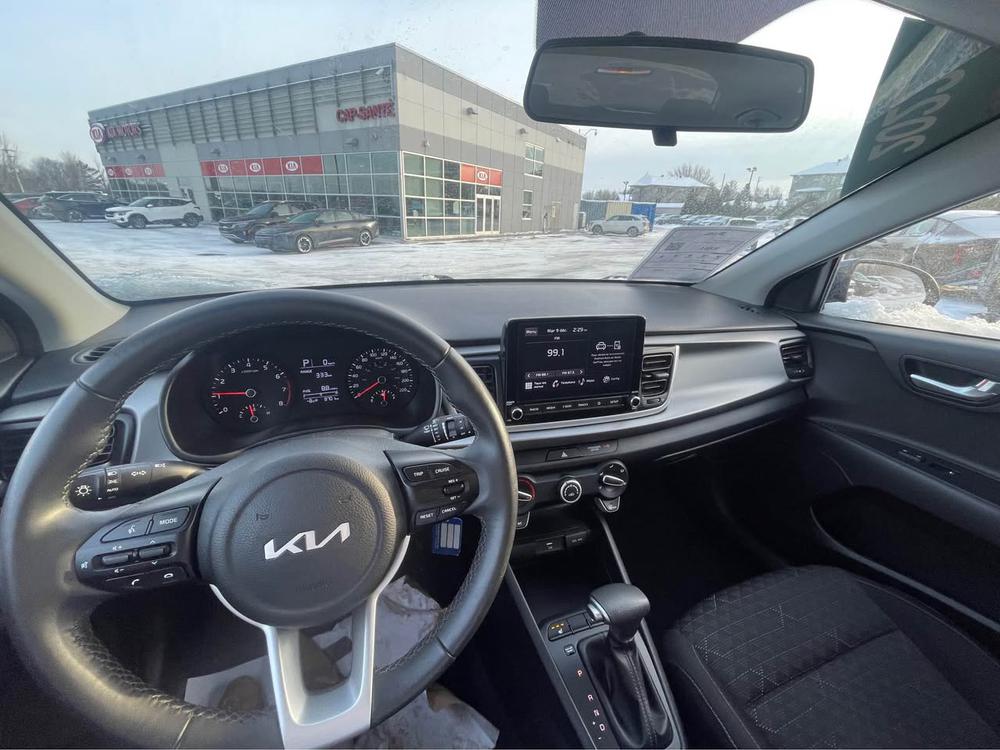 Kia Rio 5 portes 2022 Bleu usage à vendre Kia Rio 5 portes 2022 Bleu usage à vendre