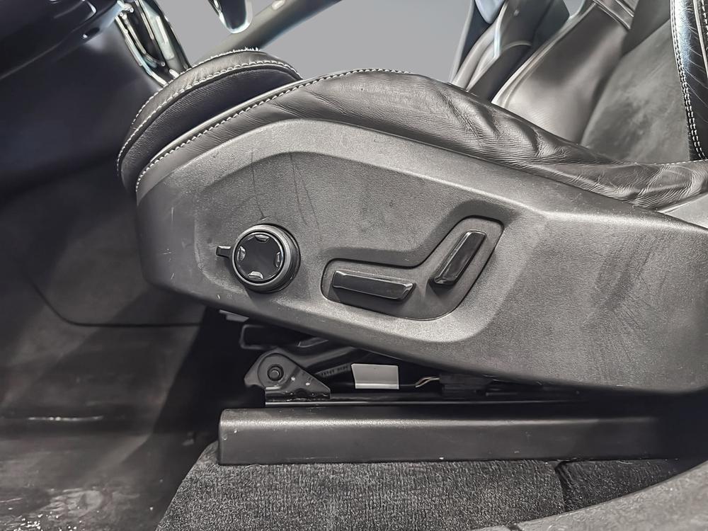 Volvo XC60 2019 Blanc usage à vendre Volvo XC60 2019 Blanc usage à vendre