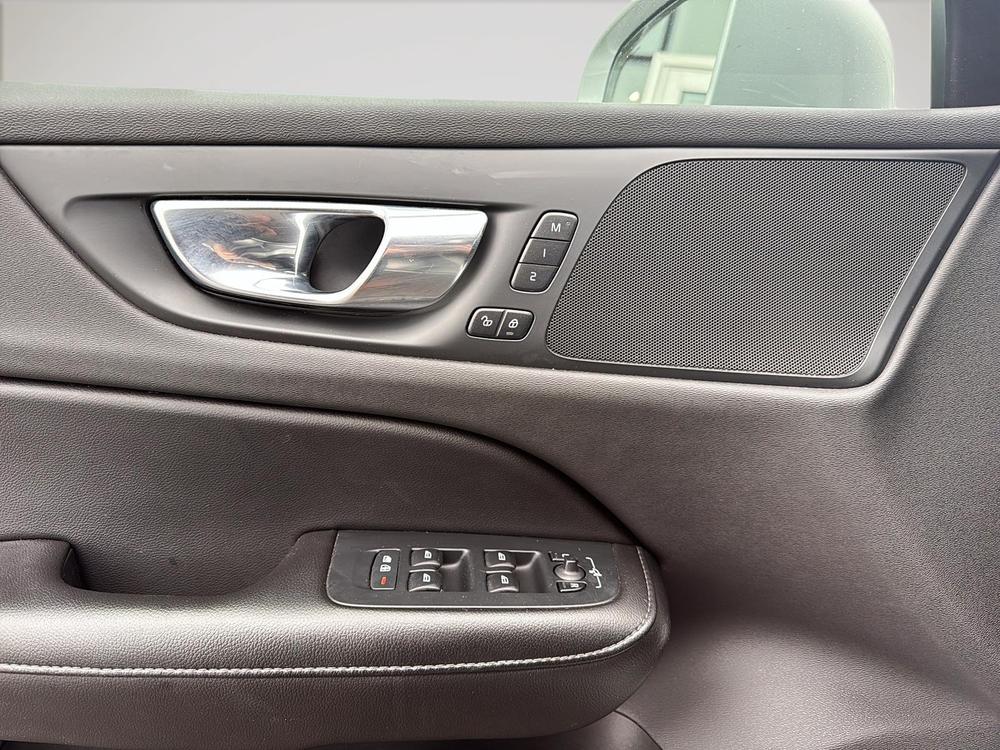 Volvo S60 T6 MOMENTUM AWD 2021 d’occasion à vendre - 14