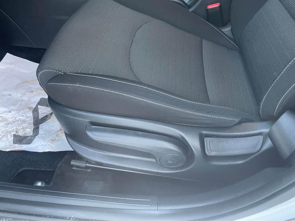 Kia Forte5 2020 Blanc usage à vendre Kia Forte5 2020 Blanc usage à vendre