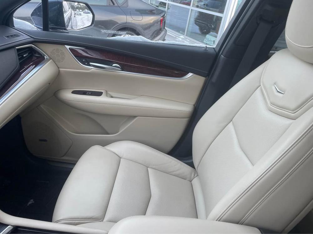 Cadillac XT5 2017 Bleu usage à vendre Cadillac XT5 2017 Bleu usage à vendre