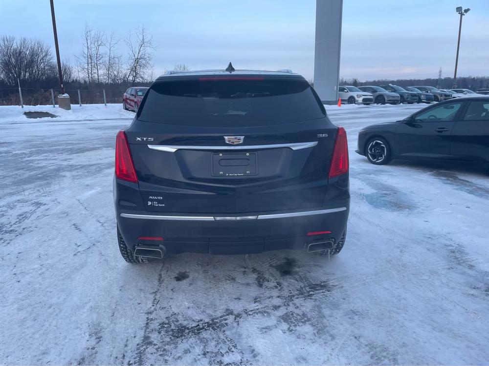 Cadillac XT5 2017 Bleu usage à vendre Cadillac XT5 2017 Bleu usage à vendre