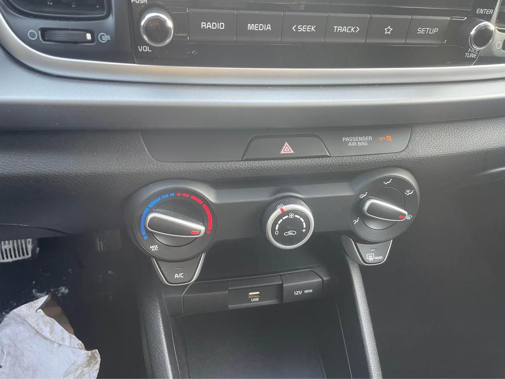 Kia Rio 5 portes 2022 Bleu usage à vendre Kia Rio 5 portes 2022 Bleu usage à vendre