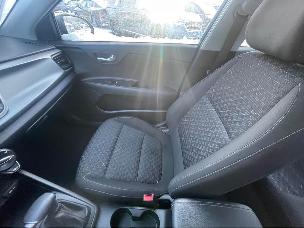 Kia Rio 5 portes 2022 Bleu usage à vendre Kia Rio 5 portes 2022 Bleu usage à vendre