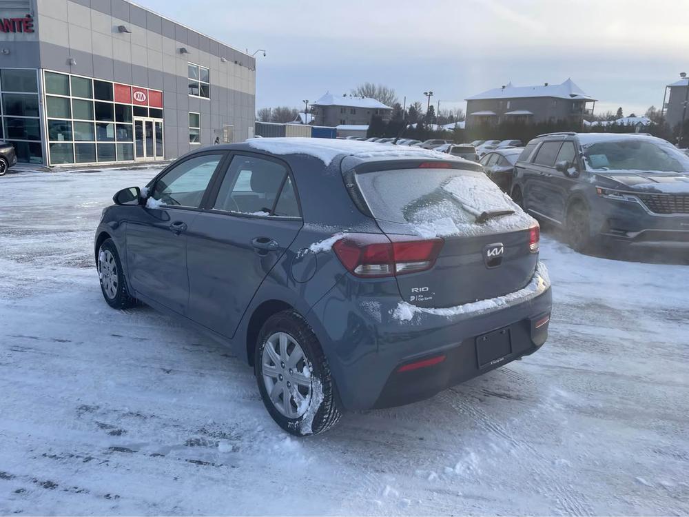 Kia Rio 5 portes 2022 Bleu usage à vendre Kia Rio 5 portes 2022 Bleu usage à vendre