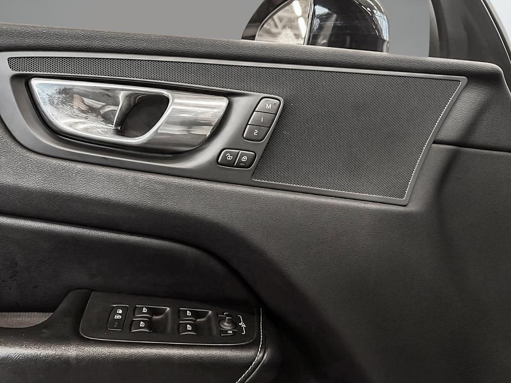 Volvo XC60 2019 Blanc usage à vendre Volvo XC60 2019 Blanc usage à vendre