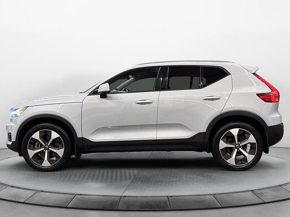 Volvo XC40 T5 MOMENTUM AWD // PREMIUM PACK 2022 d’occasion à vendre - 9