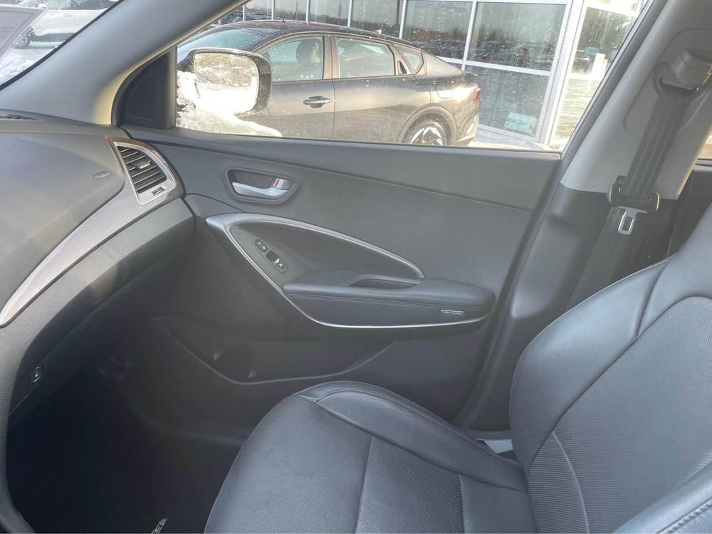 Hyundai Santa Fe Sport 2017 Gris usage à vendre Hyundai Santa Fe Sport 2017 Gris usage à vendre