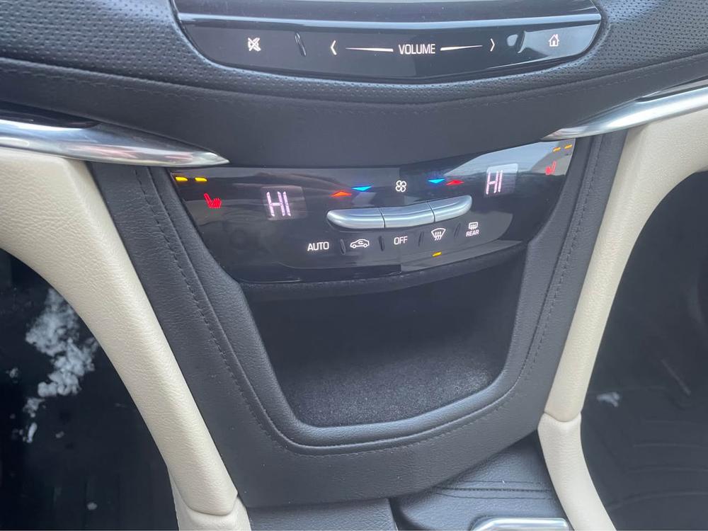 Cadillac XT5 2017 Bleu usage à vendre Cadillac XT5 2017 Bleu usage à vendre