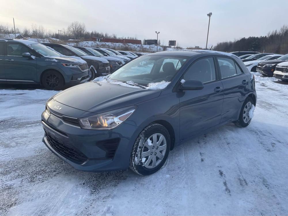 Kia Rio 5 portes 2022 Bleu usage à vendre Kia Rio 5 portes 2022 Bleu usage à vendre