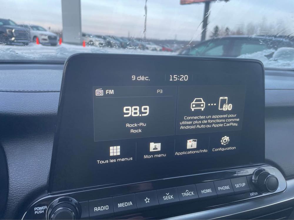 Kia Forte5 2020 Blanc usage à vendre Kia Forte5 2020 Blanc usage à vendre