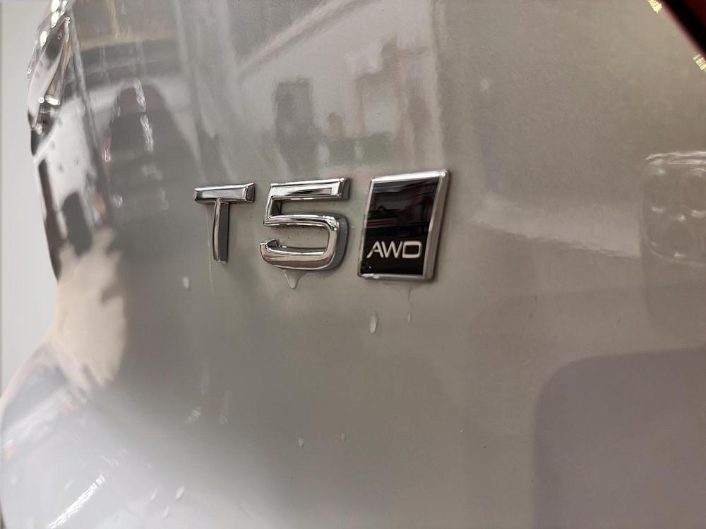 Volvo XC40 T5 MOMENTUM AWD // PREMIUM PACK 2022 d’occasion à vendre - 11