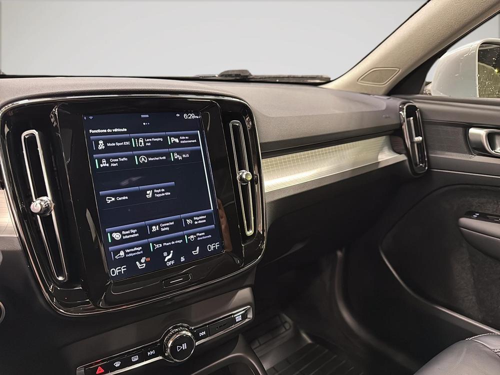 Volvo XC40 T5 MOMENTUM AWD // PREMIUM PACK 2022 d’occasion à vendre - 18